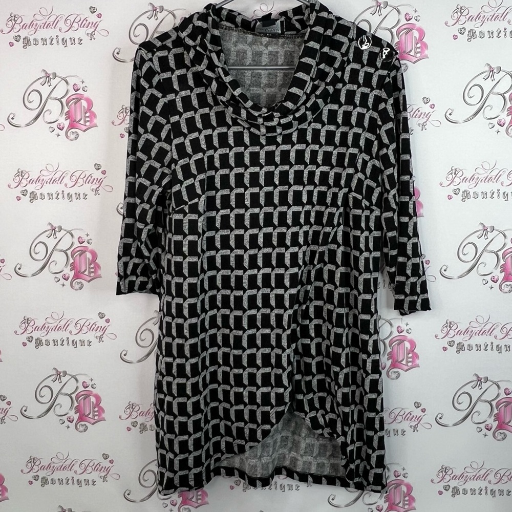 Frank Lyman Design dress or long shirt cowl neck Black and White Patterned Tunic